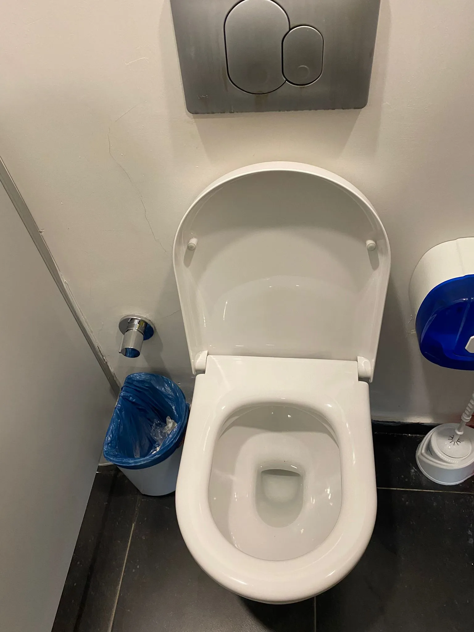 Gömme rezervuar iç takımını değiştirilmesi.